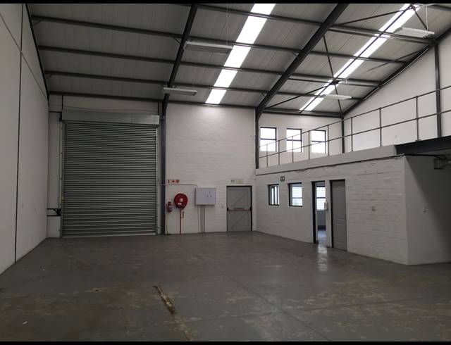 341M² WAREHOUSE RENTED IN CAPRICORN